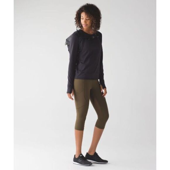 Lululemon Outrun 17" Crop Military Green Size 6 - Picture 3 of 13